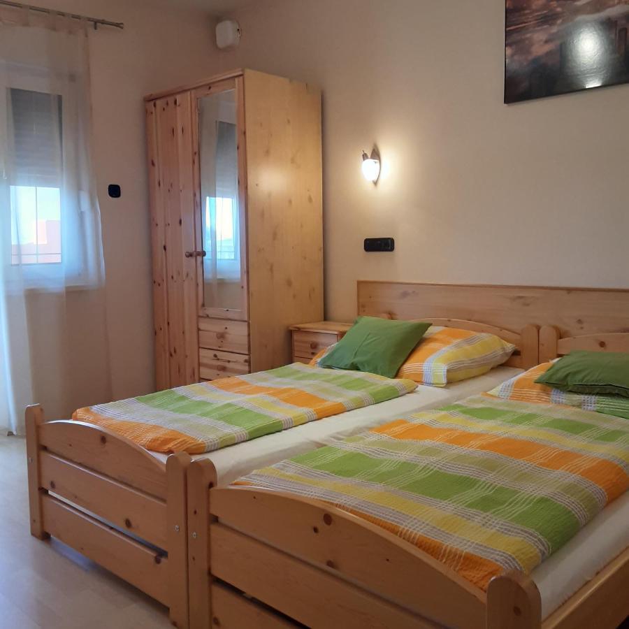 Pannon Panzio Restaurant Hotell Pannonhalma Exteriör bild